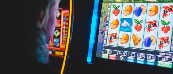8 знаци дека станувате зависник од коцкање